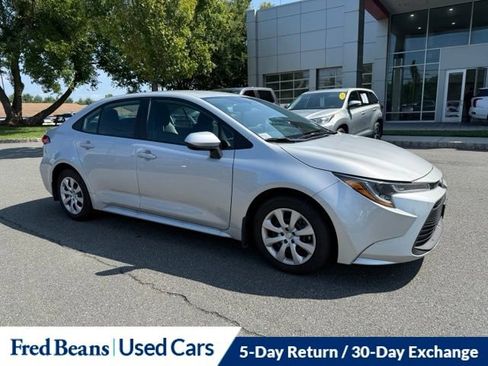 Used 2026 Toyota Corolla LE FWD image 2