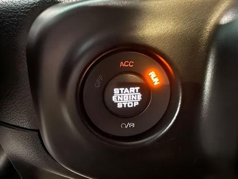 Used 2022 Jeep Gladiator Sport AWD/4WD image 21