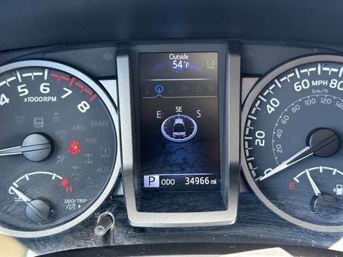 Used 2022 Toyota Tacoma TRD Off-Road w/ TRD Premium Off Road Package image 14