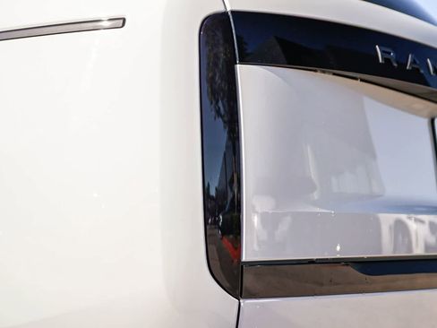 New 2026 Land Rover Range Rover Long Wheelbase SE image 7