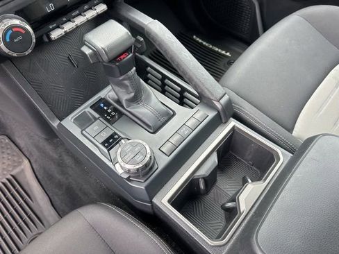 Used 2025 Toyota Tacoma TRD Off-Road AWD/4WD image 26