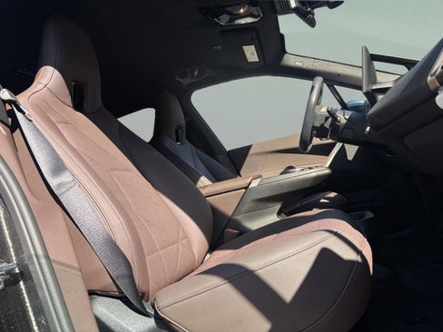 Used 2026 BMW iX xDrive45 image 21