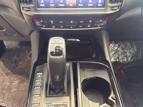 Used 2023 Maserati Levante Modena AWD/4WD image 27