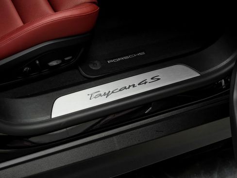 Used 2024 Porsche Taycan 4S AWD/4WD image 39