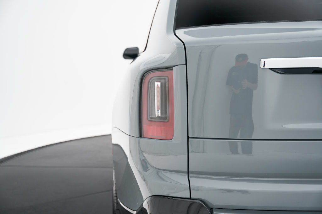 Used 2025 Rolls-Royce Cullinan AWD/4WD image 32