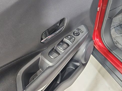 Used 2021 Nissan Kicks SV FWD image 12