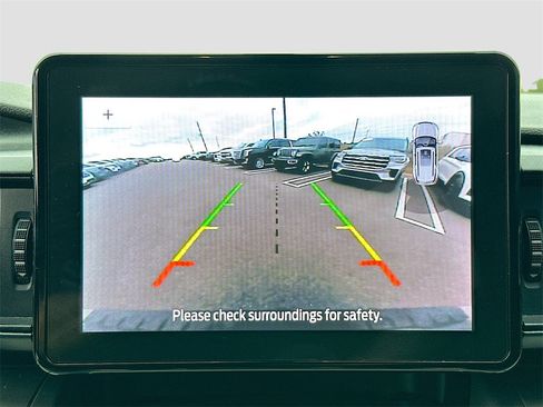 Used 2021 Ford Explorer XLT image 13