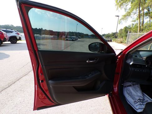 Used 2024 Nissan Altima 2.5 SV w/ SV Premium Package FWD image 22