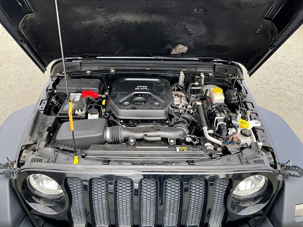 Used 2018 Jeep Wrangler Unlimited Sport S AWD/4WD image 10