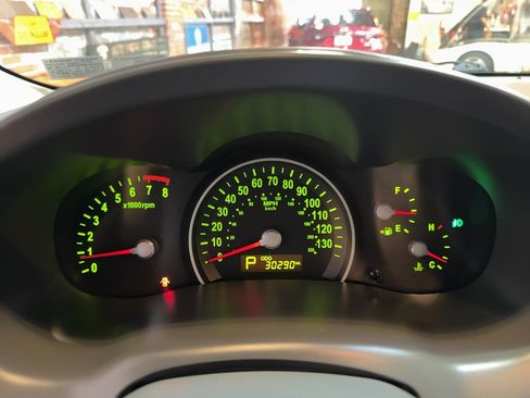 Used 2012 Kia Sedona EX FWD image 13