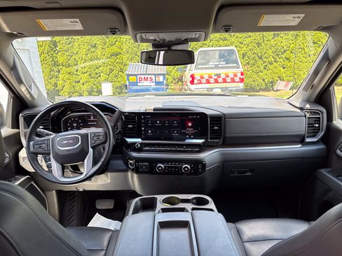Used 2025 GMC Sierra 1500 SLT AWD/4WD image 14