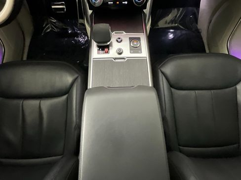Certified 2023 Land Rover Range Rover SE image 17