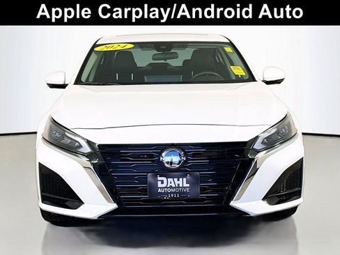 Used 2024 Nissan Altima 2.5 SL FWD image 3