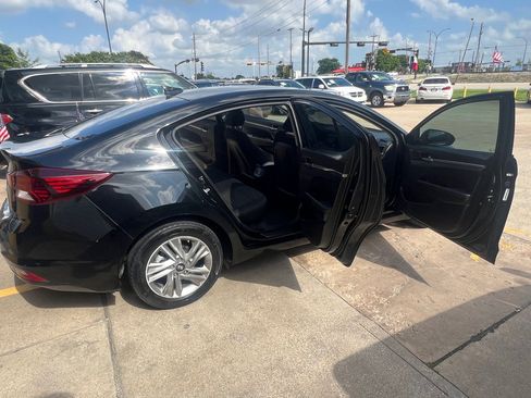 Used 2020 Hyundai Elantra SEL w/ Cargo Package (C1) FWD image 12