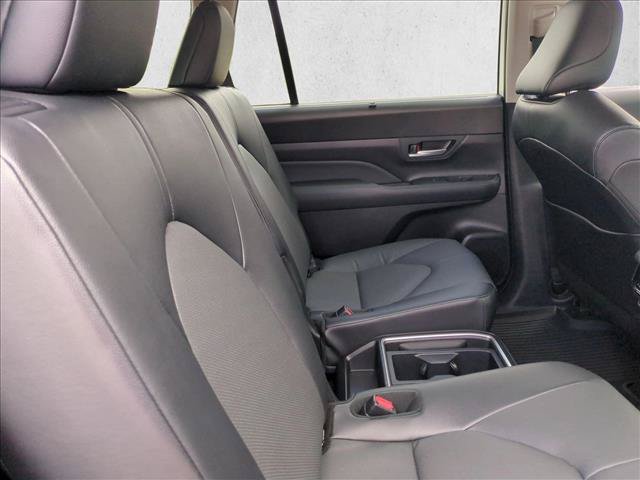 Certified 2025 Toyota Grand Highlander FWD image 19