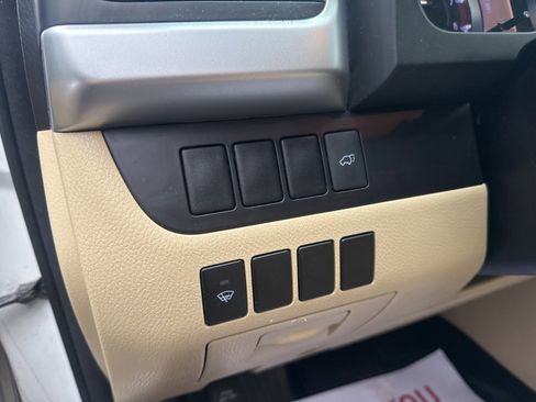 Used 2016 Toyota Highlander LE image 16