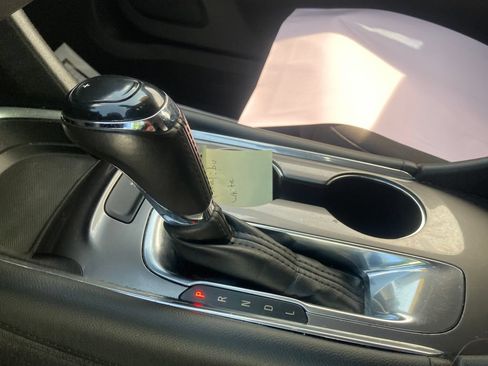 Used 2017 Chevrolet Malibu LT FWD image 28