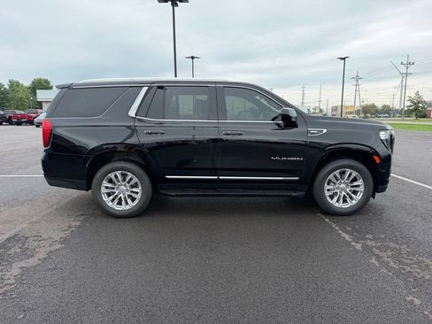 Used 2023 GMC Yukon SLT AWD/4WD image 4