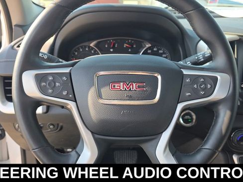 Used 2024 GMC Terrain SLT image 15
