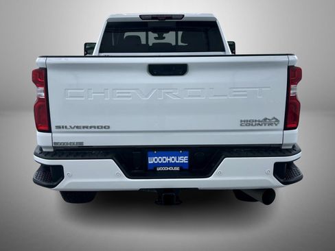 Used 2022 Chevrolet Silverado 2500 High Country w/ Technology Package image 6