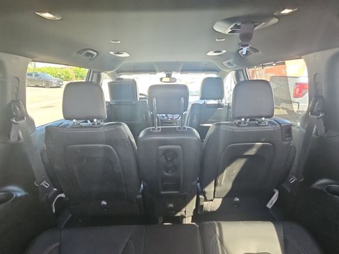 Used 2020 Chrysler Pacifica Touring-L Plus w/ S Appearance Package image 10