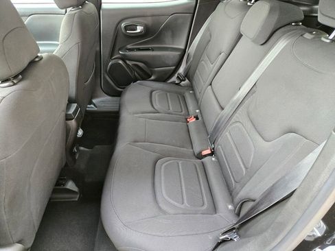 Used 2022 Jeep Renegade Latitude w/ Convenience Group AWD/4WD image 13