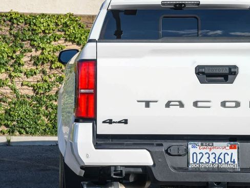 Used 2024 Toyota Tacoma TRD Sport w/ TRD Sport Premium Package AWD/4WD image 6