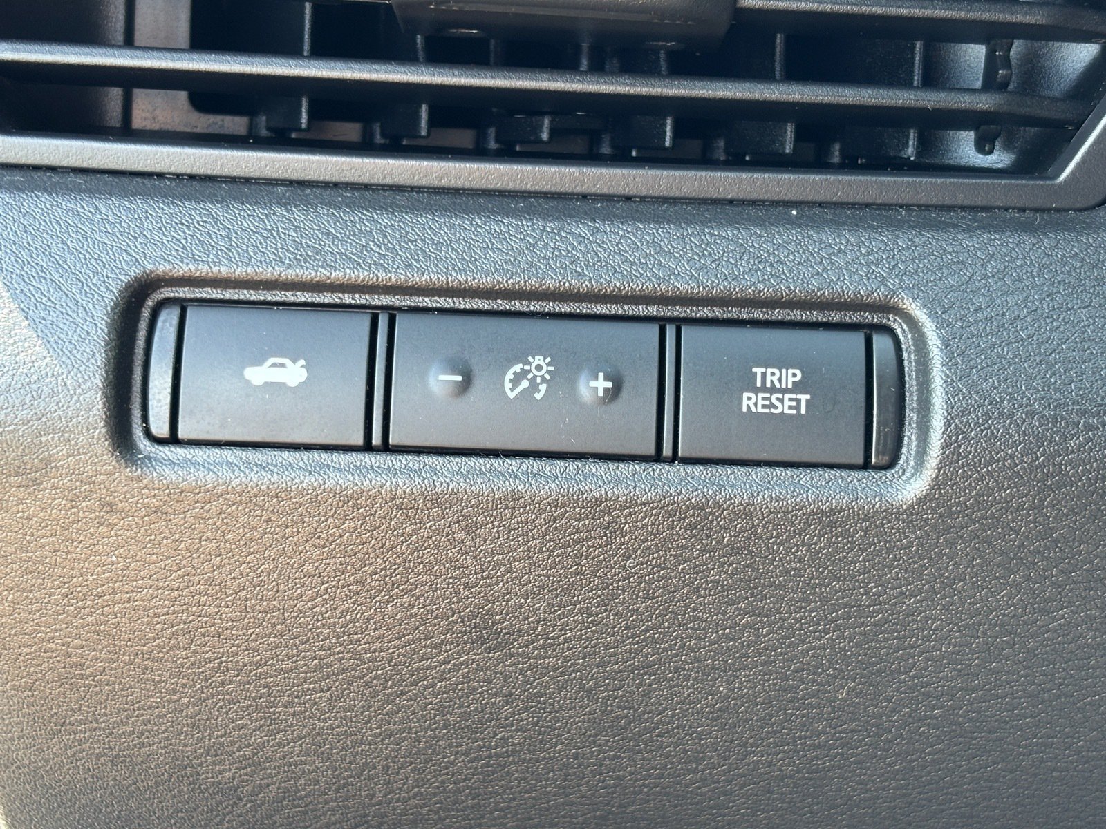 Used 2024 Nissan Altima 2.5 SV AWD/4WD image 26