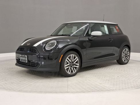 New 2026 MINI Cooper 2-Door Hardtop FWD image 30