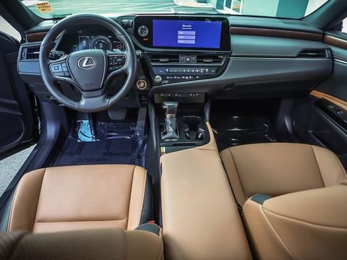 Certified 2023 Lexus ES 300h w/ Premium Package FWD image 18
