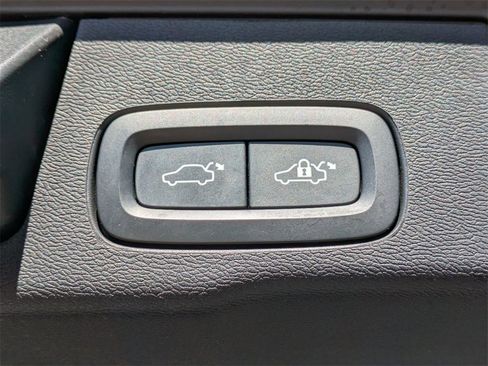 Certified 2023 Volvo XC60 B5 Ultimate image 14