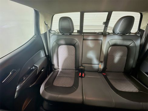 Used 2019 Chevrolet Colorado Z71 image 12