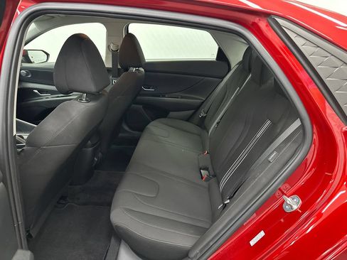 Used 2024 Hyundai Elantra SEL FWD image 19