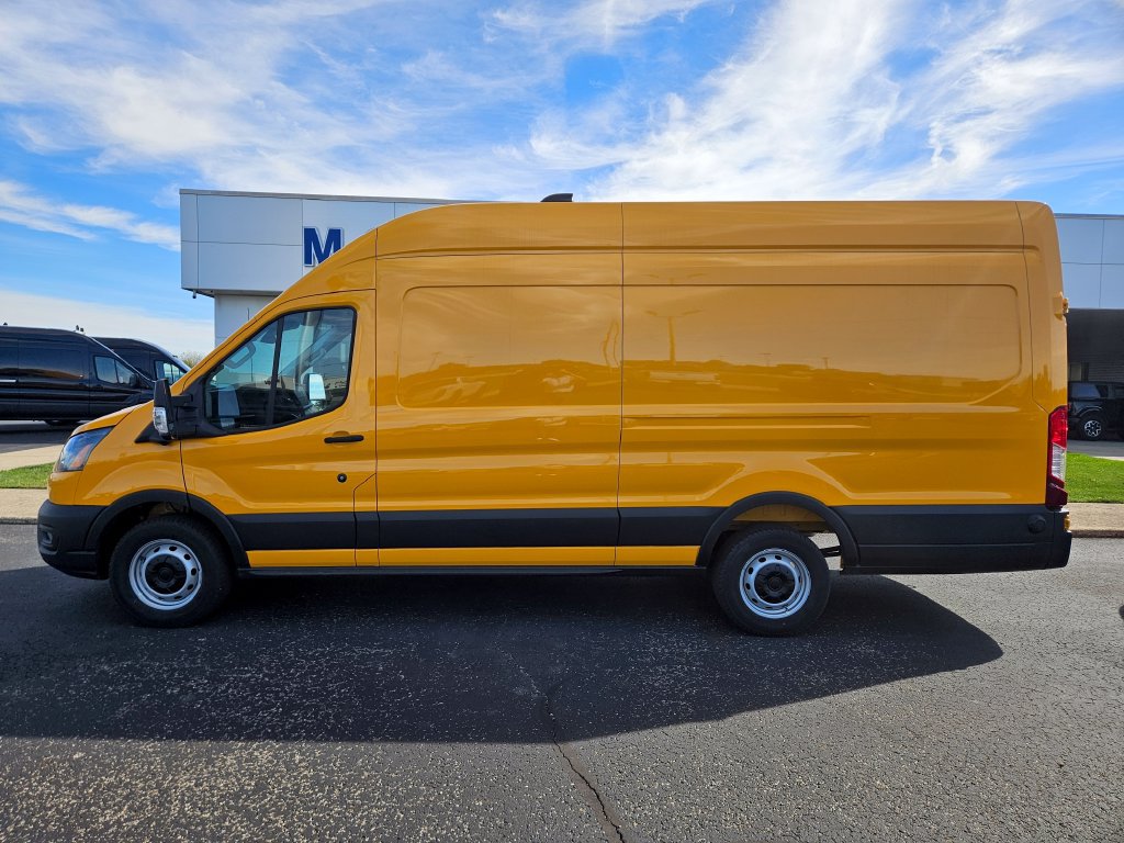 Used 2026 Ford Transit 250 148 High Roof Extended w/ Load Area Protection Package RWD image 1