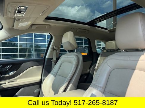 Used 2022 Lincoln Corsair AWD w/ Premium Package image 20