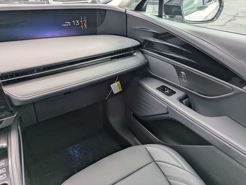 New 2026 Lincoln Nautilus Premier AWD/4WD image 17