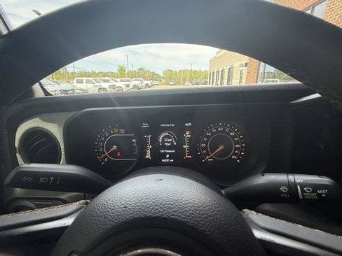 Used 2024 Jeep Gladiator Sport AWD/4WD image 23