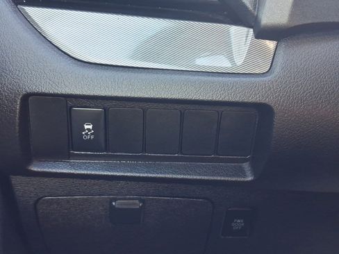 Used 2019 Toyota Sienna SE FWD image 29