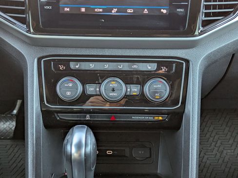 Used 2023 Volkswagen Atlas Cross Sport SE image 18