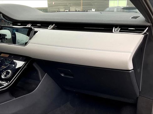 Used 2023 Land Rover Range Rover Evoque R-Dynamic SE AWD/4WD image 18