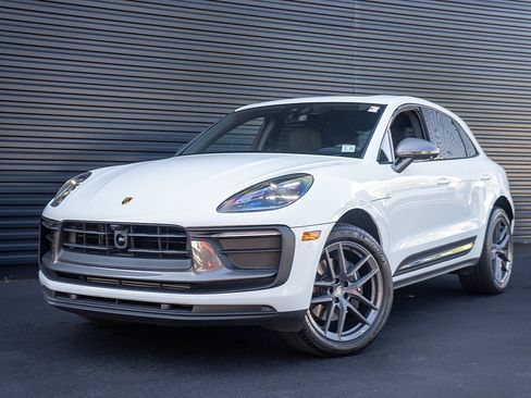 Certified 2026 Porsche Macan Turbo AWD/4WD image 1