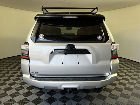 Used 2020 Toyota 4Runner Venture AWD/4WD image 6