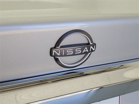 Used 2023 Nissan Maxima SV w/ Floor Mat Group image 9