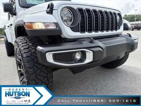 New 2024 Jeep Gladiator Sport AWD/4WD image 10