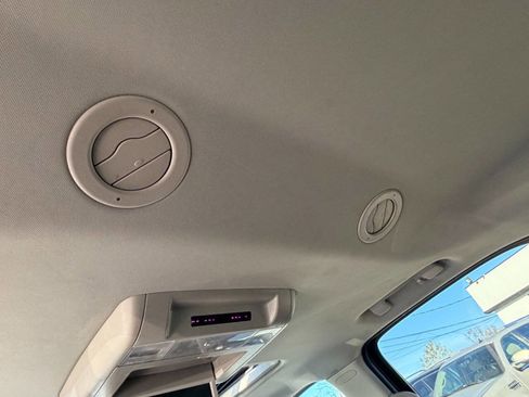 Used 2012 GMC Yukon 4WD Hybrid image 17