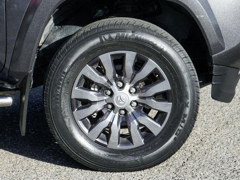 Used 2023 Toyota Tacoma Limited image 41