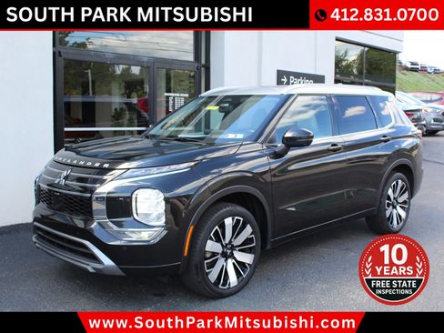 Used 2025 Mitsubishi Outlander AWD image 2