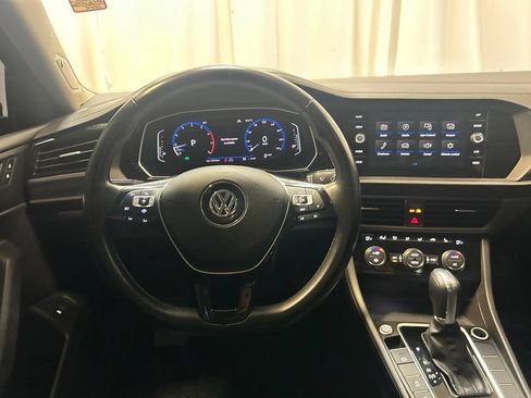 Used 2019 Volkswagen Jetta SEL FWD image 3