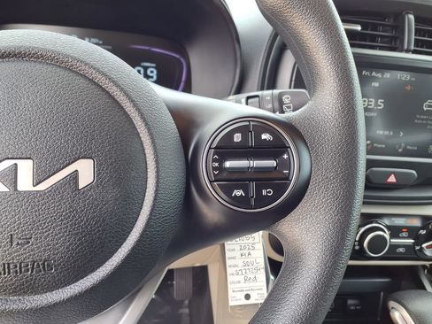 Certified 2025 Kia Soul LX w/ LX Technology Package FWD image 15