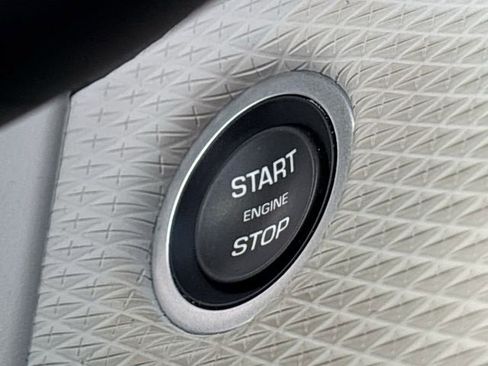 Used 2023 Land Rover Range Rover Velar R-Dynamic S image 16